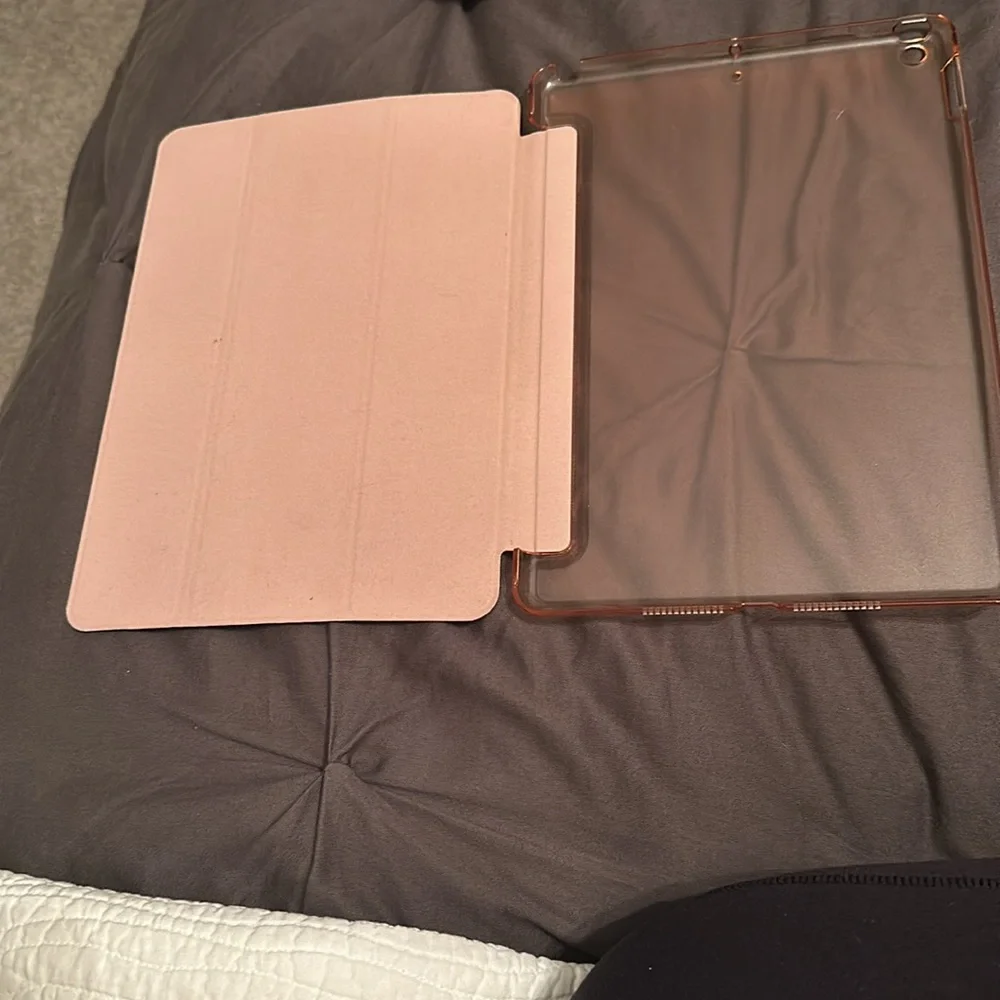 NWOT IPad Case for 10.2 inch iPad